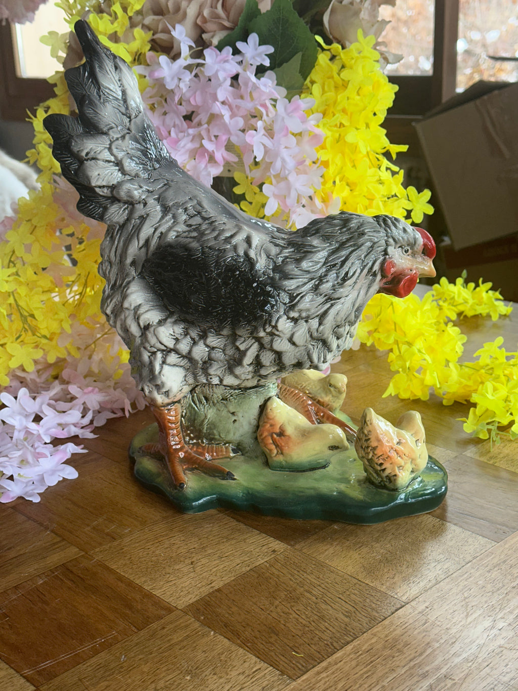 Figurine Poule et Poussins – Scène Champêtre Pleine de Vie